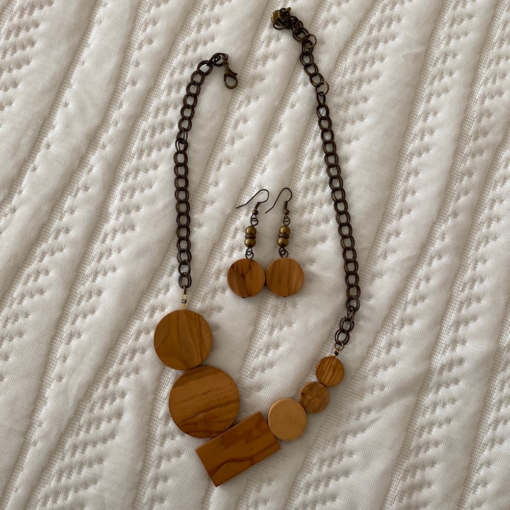 Wooden necklace and earrings
